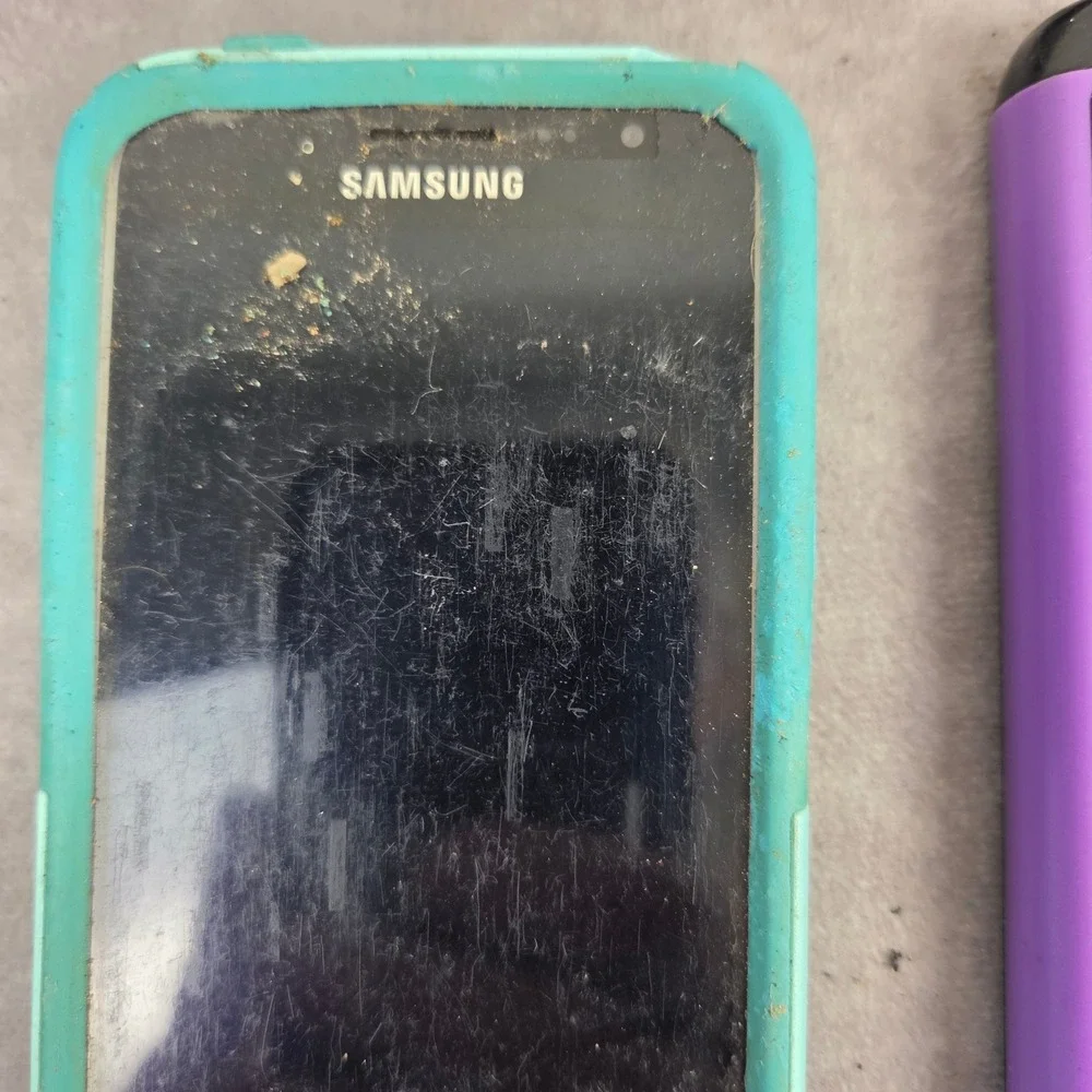 Smartphone Lot for Parts LG G8 ThinQ Motorola Moto G Fast Samsung Kyocera ZTE